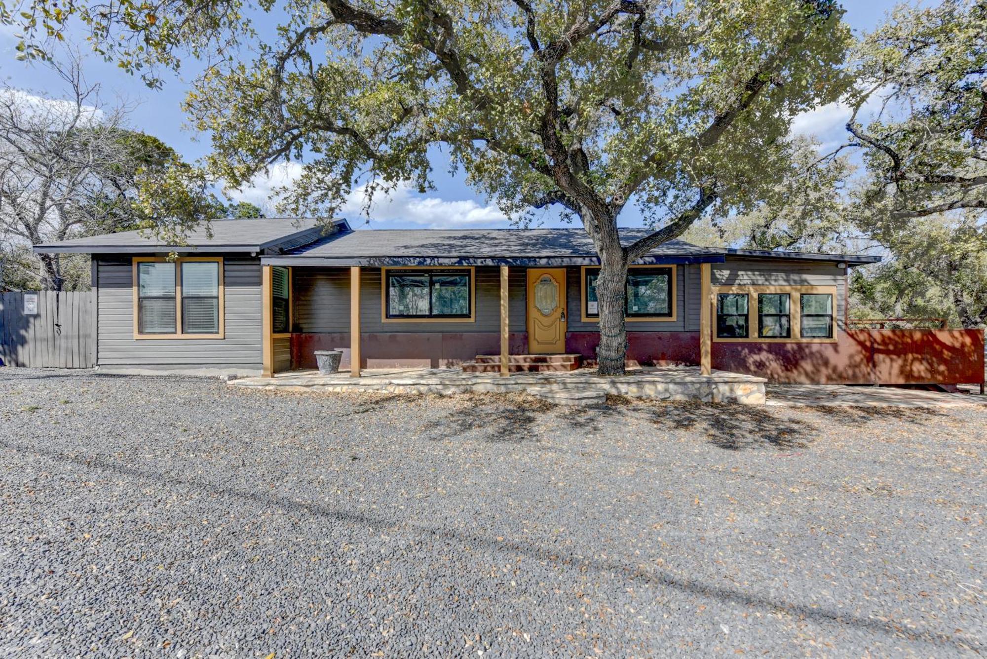 Downtown Studio 1 At Beer Ranch Project Inn Wimberley Exteriör bild